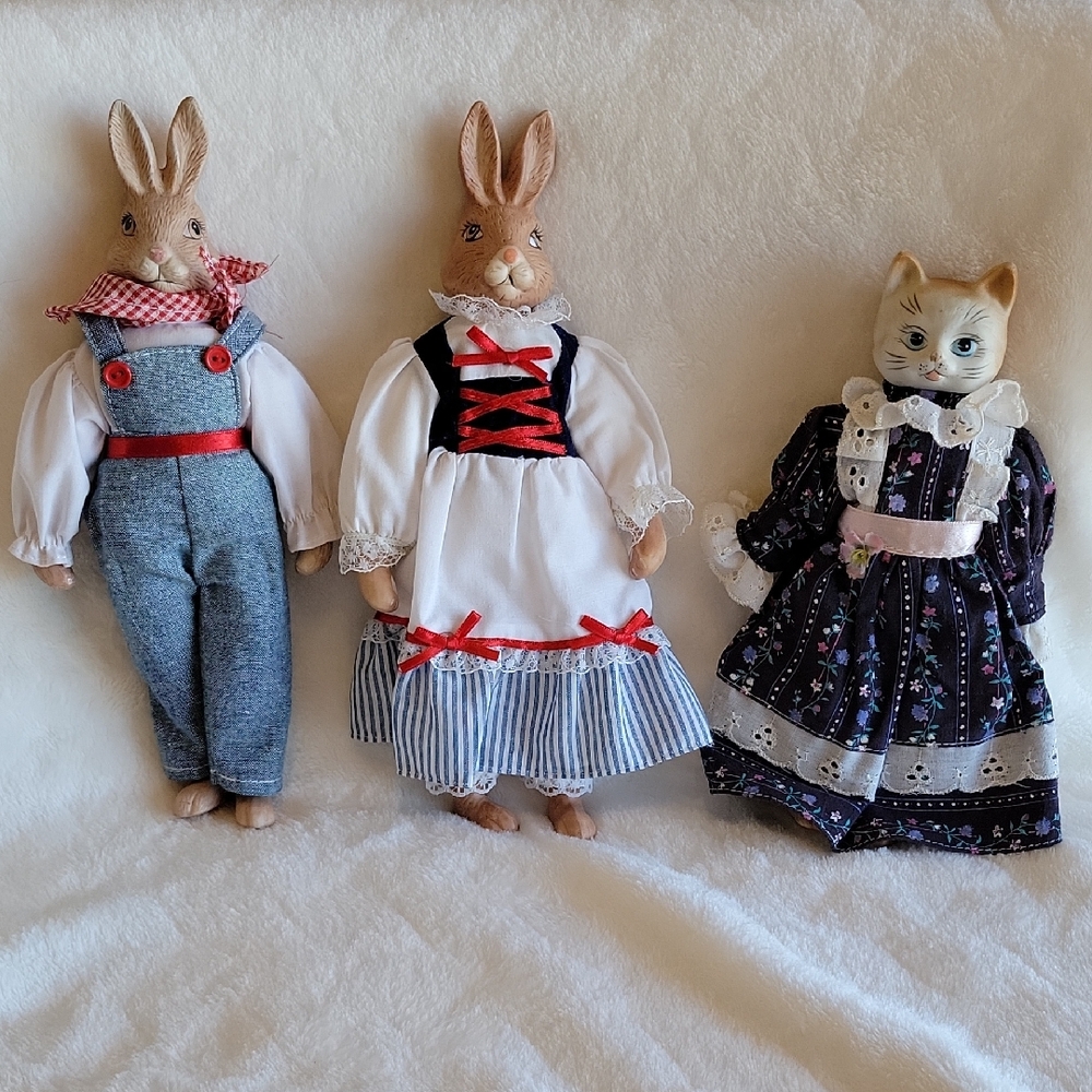 Country Barnyard Bunny Couple Betsy & Billy Figurines & Anthropomorphic Cat